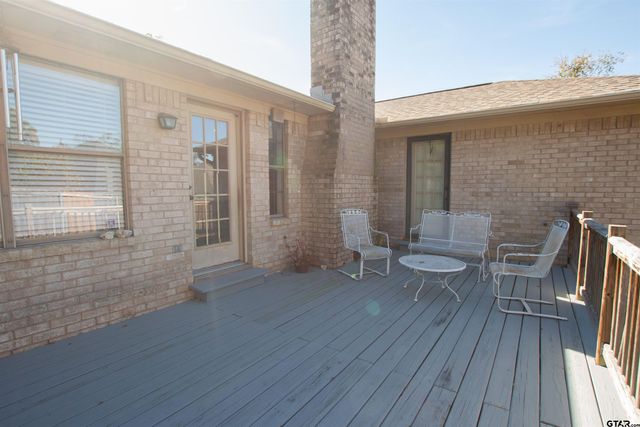 6001 Huntington Dr, Tyler, TX 75703