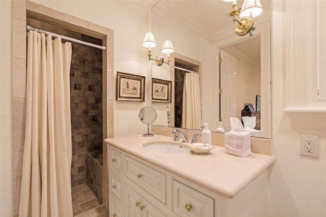 2820 Ferndale Street, Houston, TX 77098