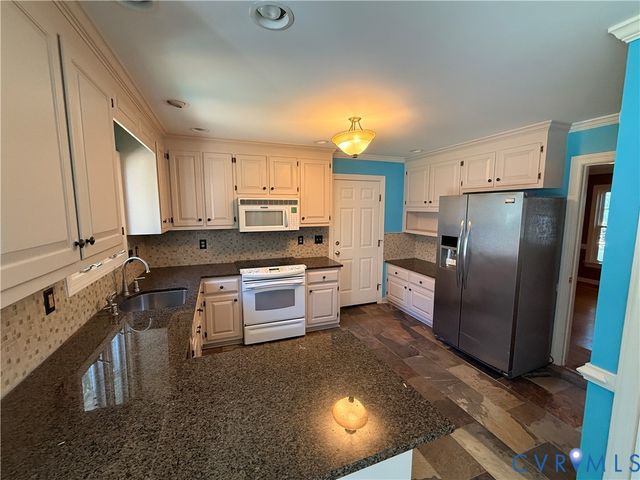 11300 Crown Grant Ct, Richmond, VA 23233