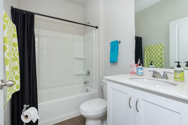 3077 NW Irvinedale Drive, Ankeny, IA 50023