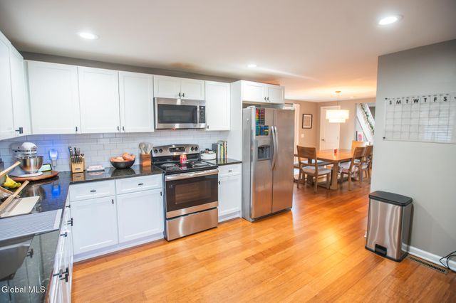 8 Hemstreet Avenue, Schaghticoke, NY 12118