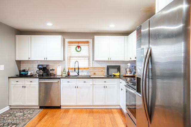 8 Hemstreet Avenue, Schaghticoke, NY 12118