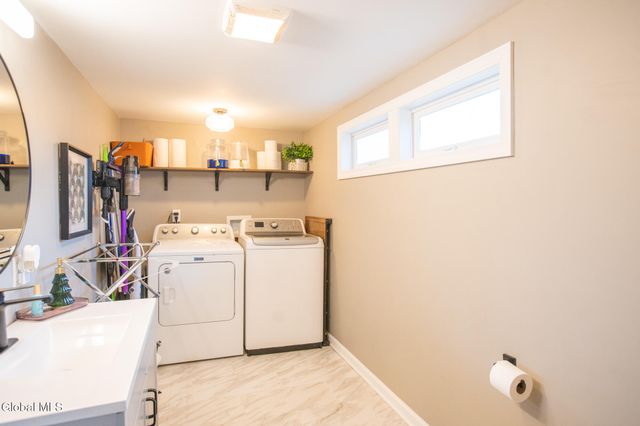 8 Hemstreet Avenue, Schaghticoke, NY 12118