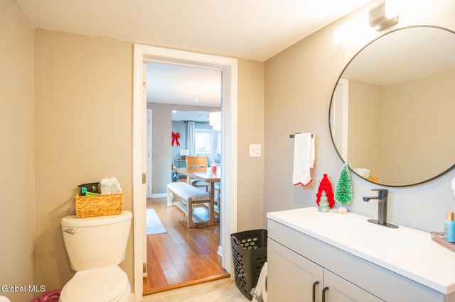 8 Hemstreet Avenue, Schaghticoke, NY 12118