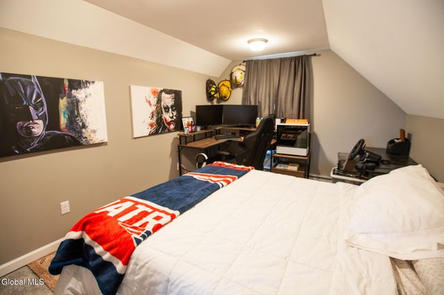 8 Hemstreet Avenue, Schaghticoke, NY 12118