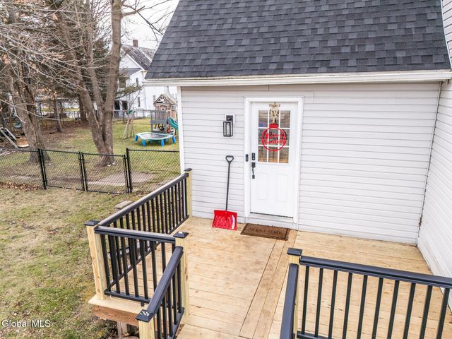 8 Hemstreet Avenue, Schaghticoke, NY 12118