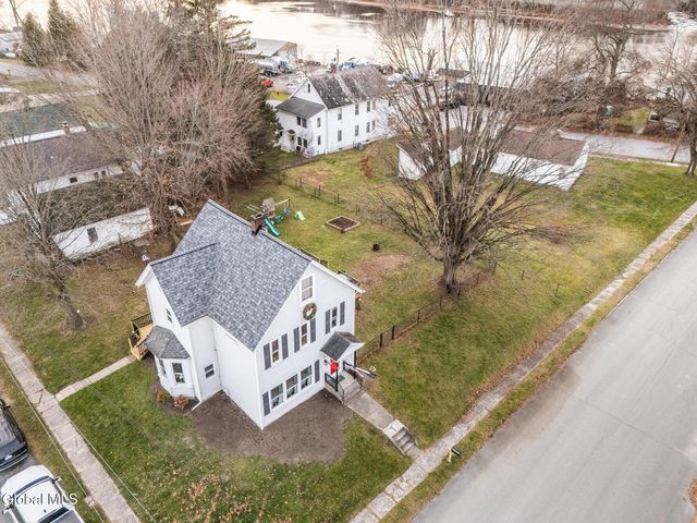 8 Hemstreet Avenue, Schaghticoke, NY 12118