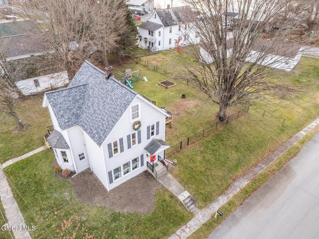8 Hemstreet Avenue, Schaghticoke, NY 12118
