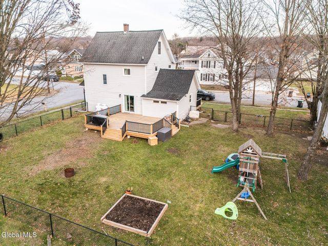 8 Hemstreet Avenue, Schaghticoke, NY 12118