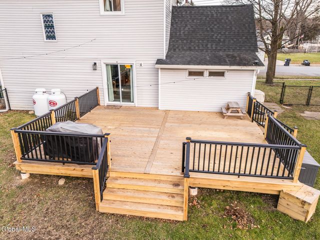 8 Hemstreet Avenue, Schaghticoke, NY 12118