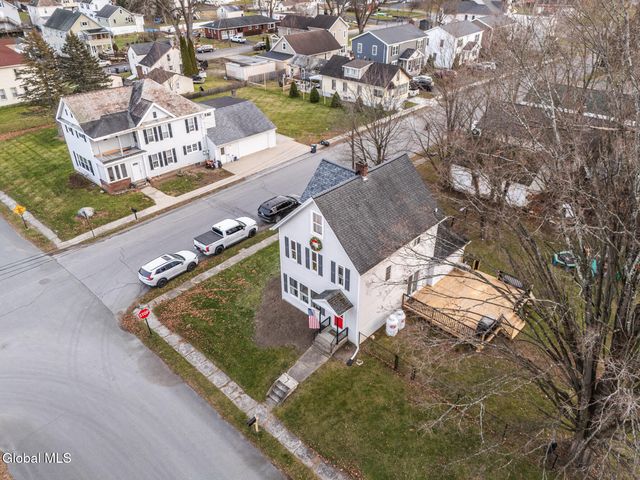 8 Hemstreet Avenue, Schaghticoke, NY 12118