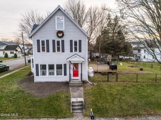 8 Hemstreet Avenue, Schaghticoke, NY 12118
