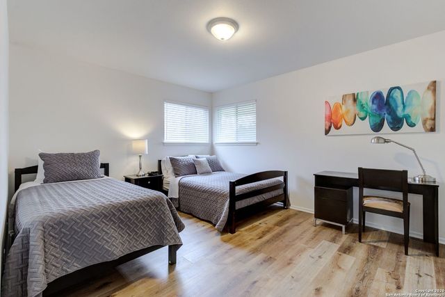 502 DOWNSHIRE DR, San Antonio, TX 78216