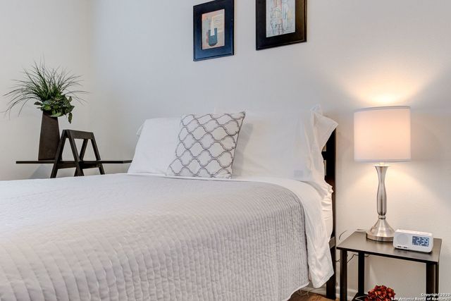 502 DOWNSHIRE DR, San Antonio, TX 78216