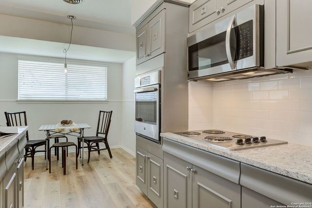 502 DOWNSHIRE DR, San Antonio, TX 78216