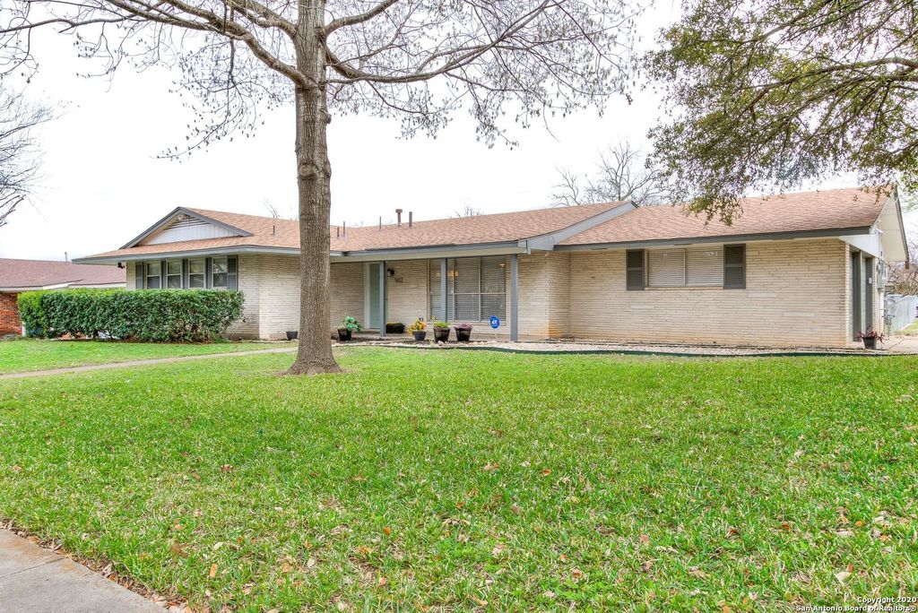 502 DOWNSHIRE DR, San Antonio, TX 78216