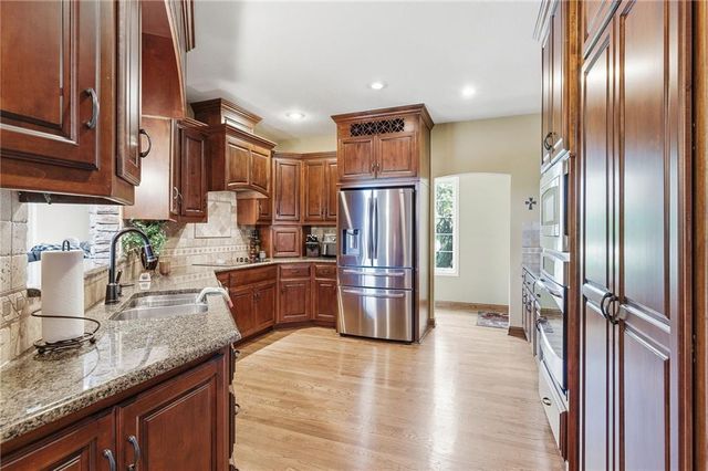14101 E 198th Street, Peculiar, MO 64078