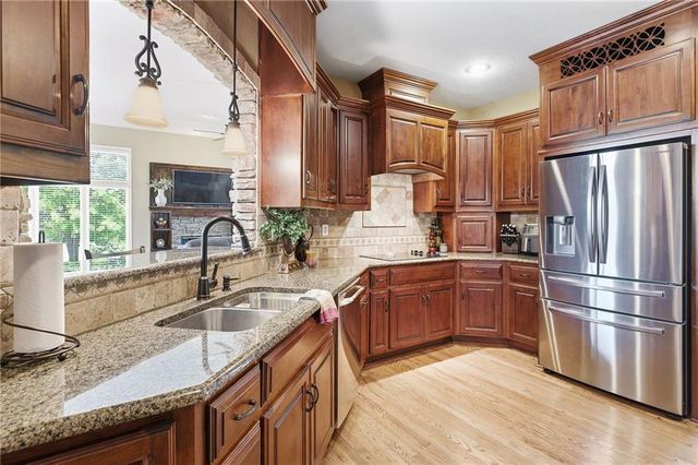 14101 E 198th Street, Peculiar, MO 64078