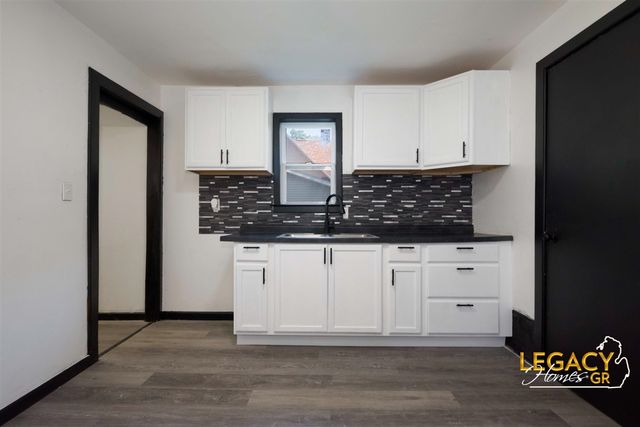 2232 5th Street, Muskegon, MI 49444