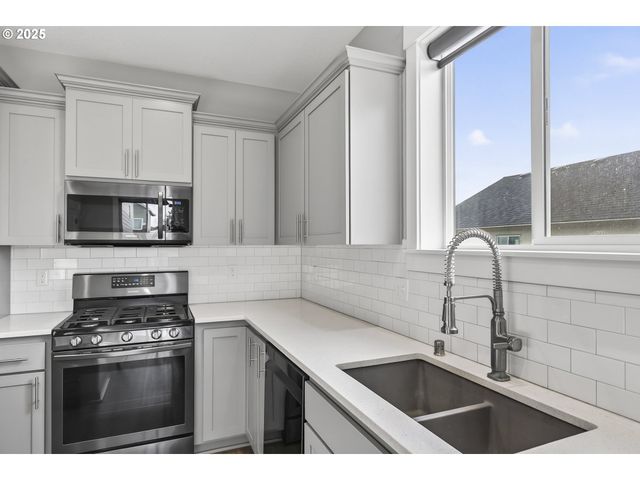 2320 N R St, Washougal, WA 98671