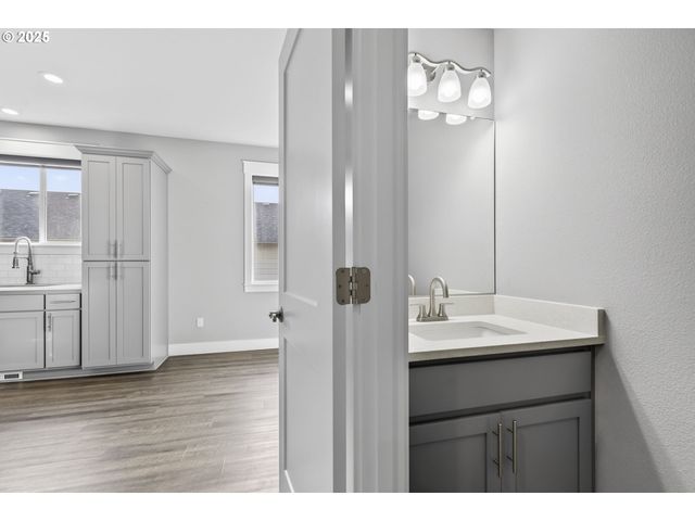 2320 N R St, Washougal, WA 98671