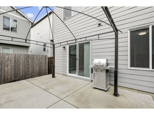 2320 N R St, Washougal, WA 98671