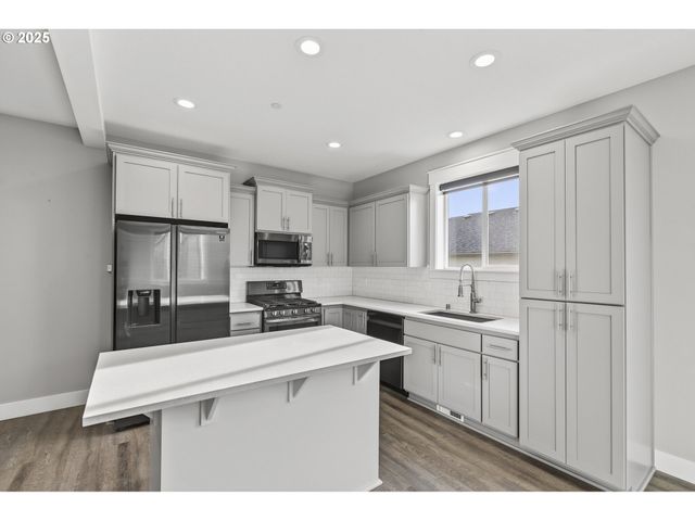 2320 N R St, Washougal, WA 98671