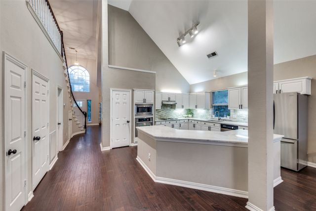 2300 Pagoda Oak Drive, Plano, TX 75074
