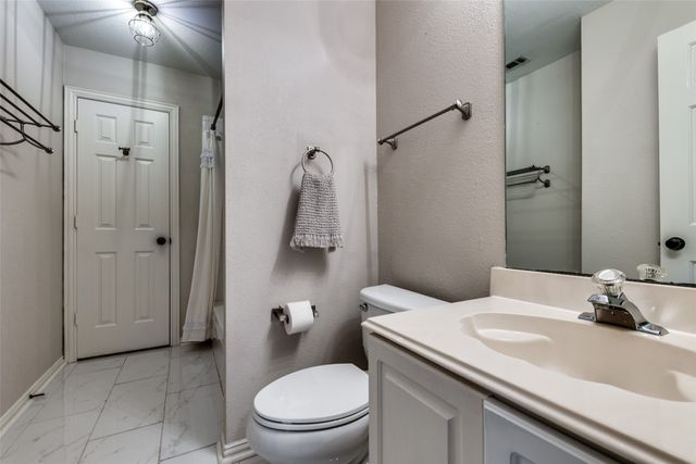 2300 Pagoda Oak Drive, Plano, TX 75074