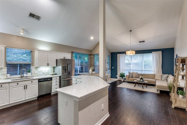 2300 Pagoda Oak Drive, Plano, TX 75074