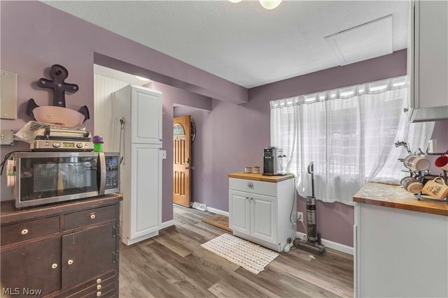 24323 Smith Avenue, Westlake, OH 44145