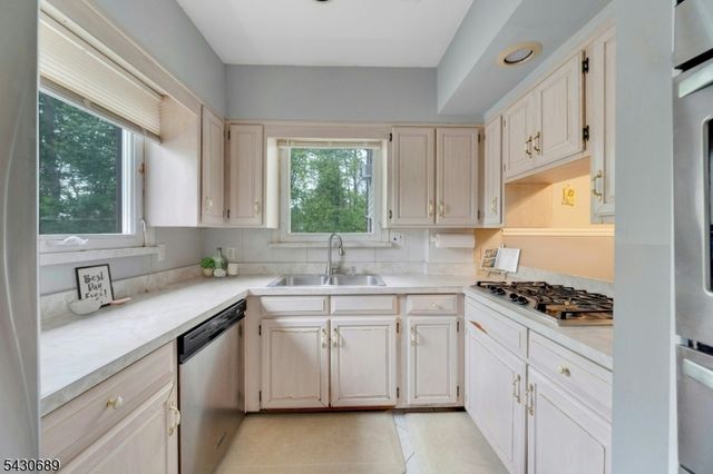 52 Passaic Avenue, Livingston Twp., NJ 07039