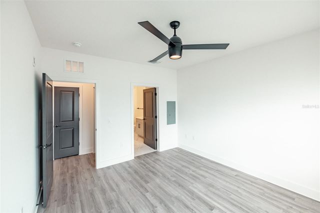 1420 LAKEFRONT DRIVE 2103, Sarasota, FL 34240