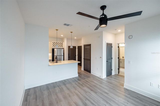 1420 LAKEFRONT DRIVE 2103, Sarasota, FL 34240