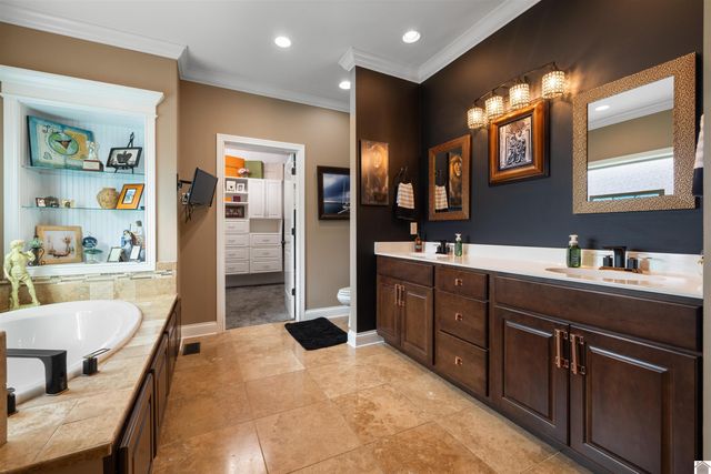 125 Pershing Way, Paducah, KY 42001