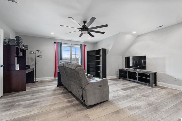 125 Pershing Way, Paducah, KY 42001