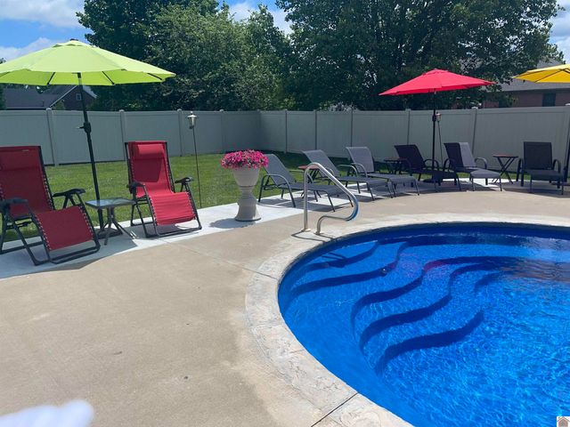 125 Pershing Way, Paducah, KY 42001