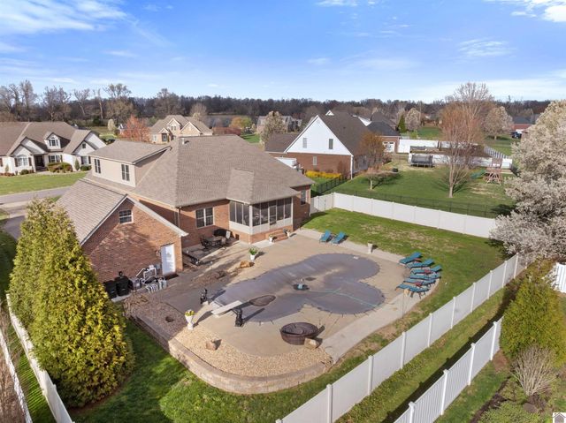 125 Pershing Way, Paducah, KY 42001