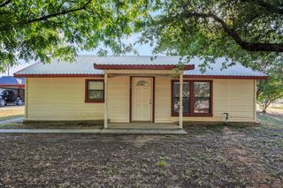 720 N Avenue A, Springtown, TX 76082