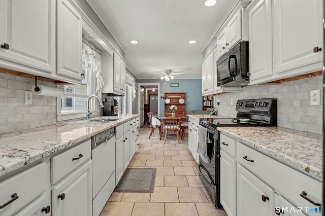 14 Peters Road, Trumbull, CT 06611