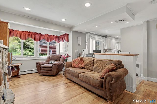 14 Peters Road, Trumbull, CT 06611