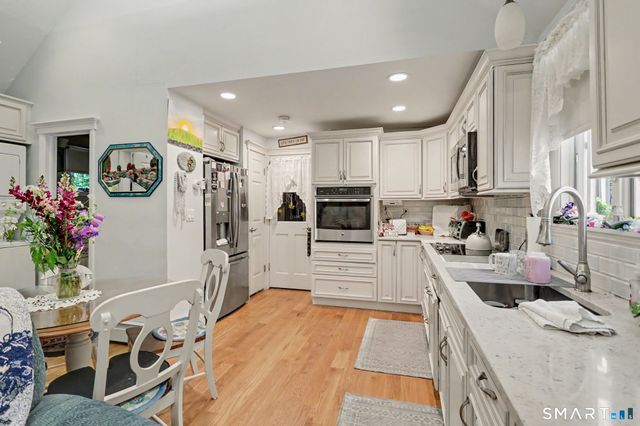 14 Peters Road, Trumbull, CT 06611