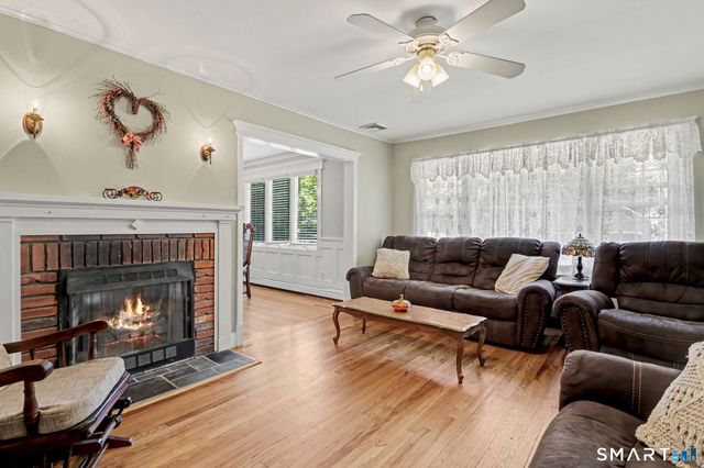 14 Peters Road, Trumbull, CT 06611