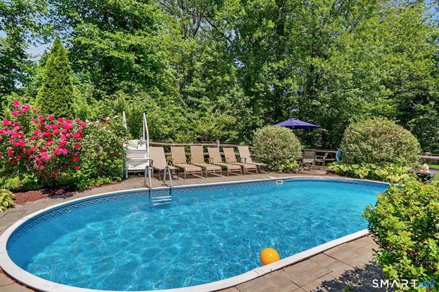 14 Peters Road, Trumbull, CT 06611
