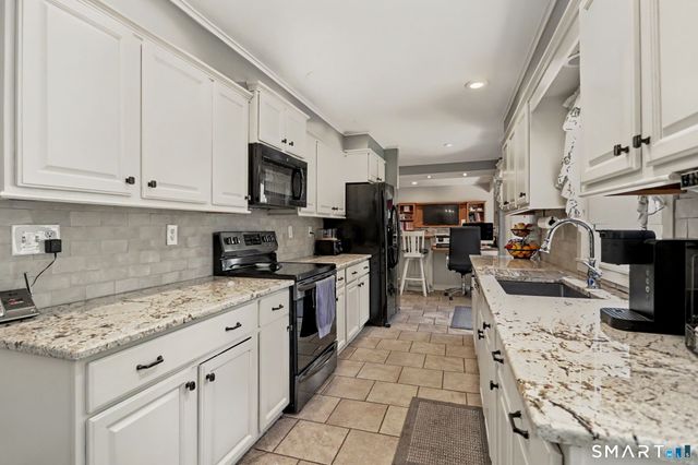 14 Peters Road, Trumbull, CT 06611