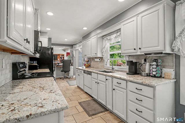 14 Peters Road, Trumbull, CT 06611