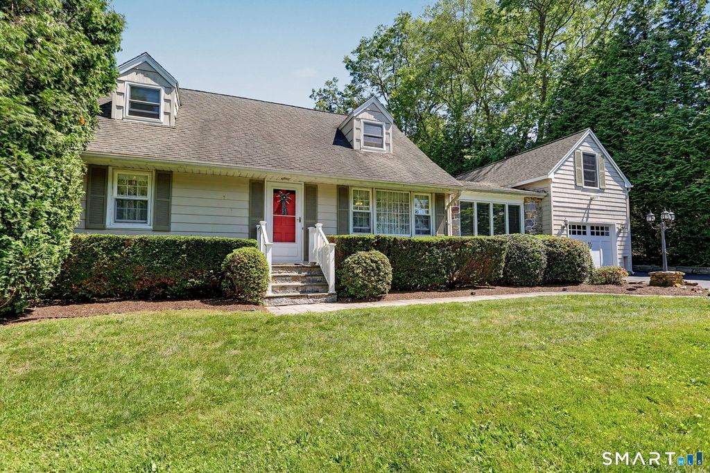 14 Peters Road, Trumbull, CT 06611