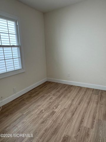 9 Woodland Avenue, Keansburg, NJ 07734