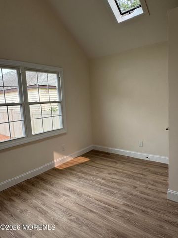 9 Woodland Avenue, Keansburg, NJ 07734