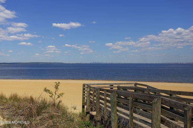 9 Woodland Avenue, Keansburg, NJ 07734